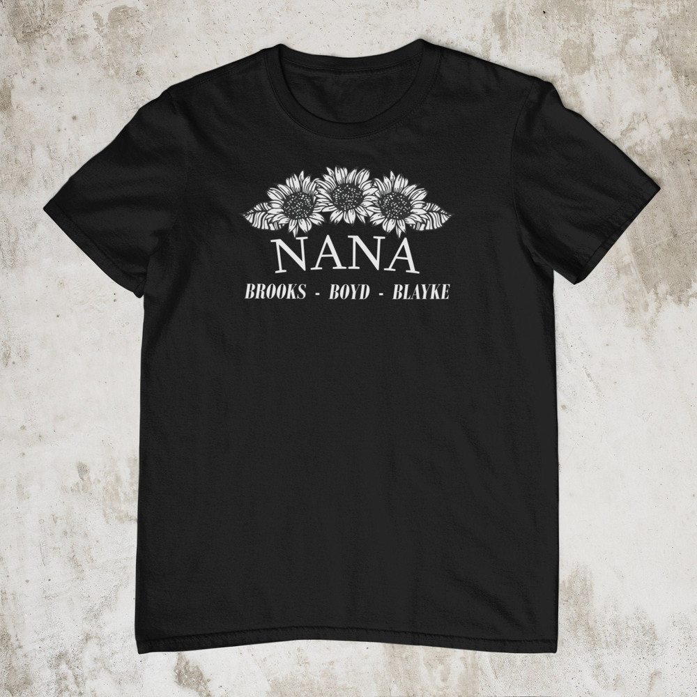 Nana Daisy Personalized Kid Name Shirt, Daisy Nana Shirt With Grandkid's Name Custom Nana Shirt Nana Shirt Grandma Gift for Her.jpg