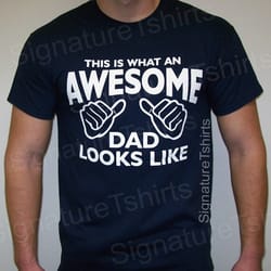 new dad tshirt gift this is what an awesome dad looks like mens t-shirt shirt father dad daddy baby newborn tshirt fathe