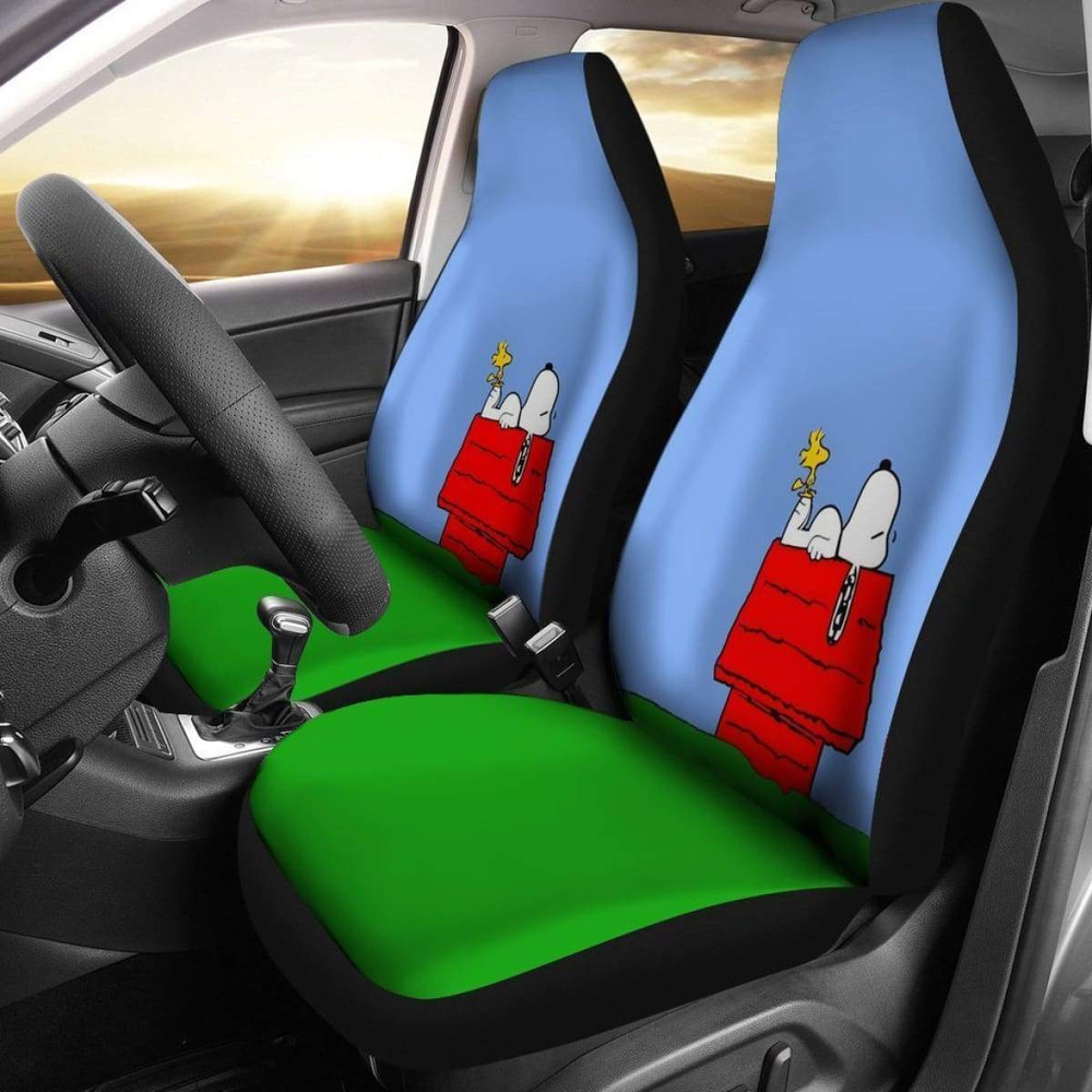 snoopy_lying_on_dog_house_car_seat_covers_lt03_universal_fit_225721_ltufnalrc0.jpg