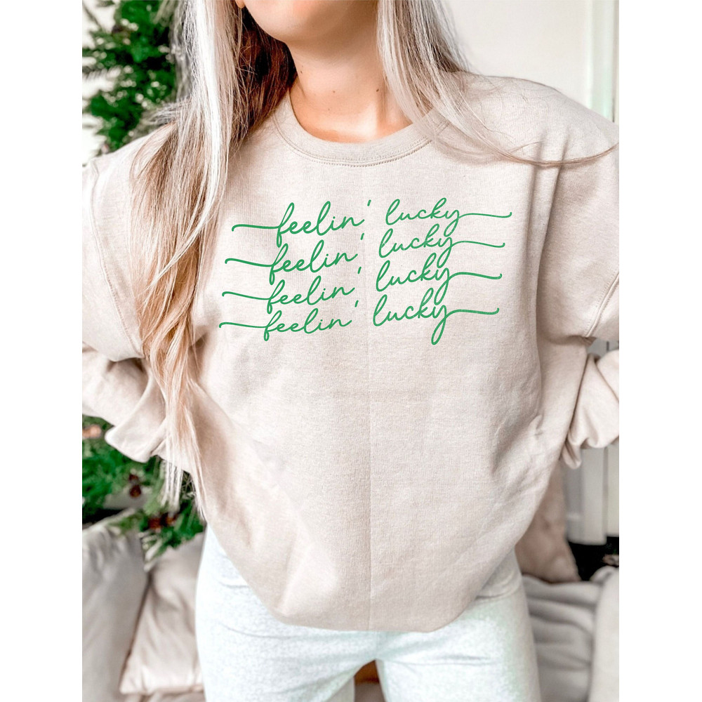 Feeling Lucky Svg, Distressed St Patrick's Day SVG, Shamrock Svg, Clover Png, Retro St Patricks Shirt, Png, Svg Files For Cricut.jpg