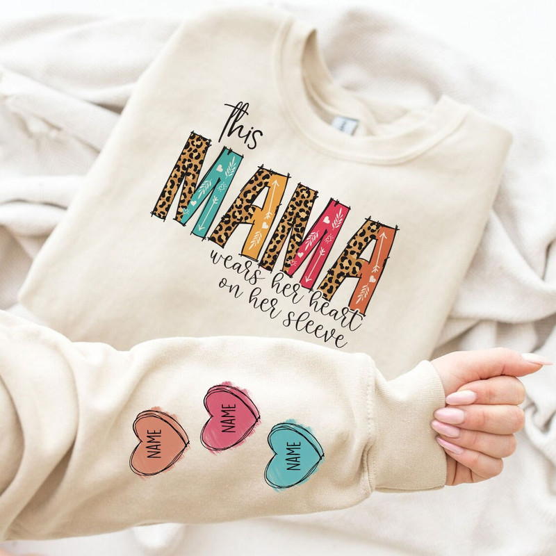 This mama wears her heart on her sleeve Png, Heart Ony My Sleeve With Kids Name, Gift for Mom, Gift For Grandma,Valentine Gift,Png Download.jpg
