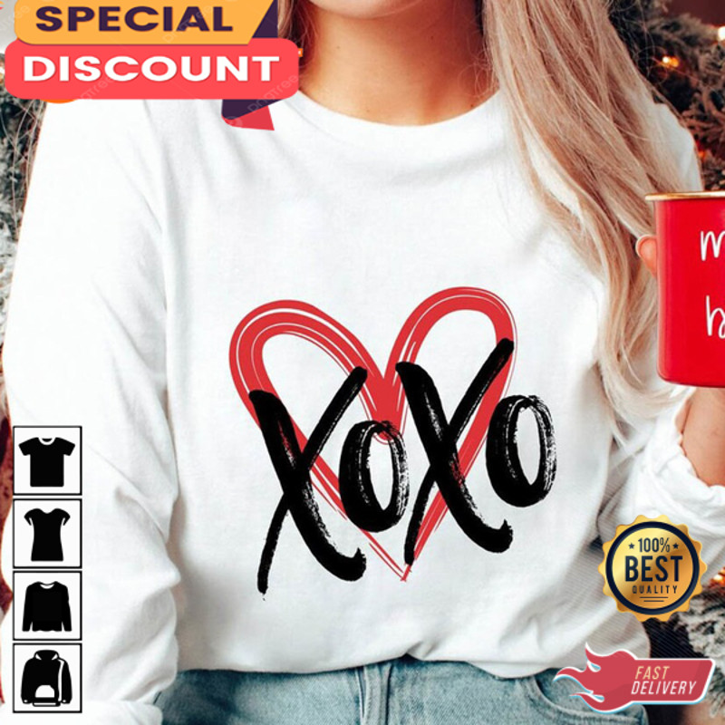 Xoxo Women Valentines Day Vintage Heart Unisex Graphic Sweatshirt.jpg