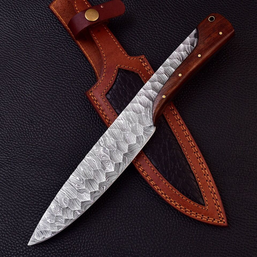 Custom Handmade Damascus Steel Twisted Pattern Hammer Textured Hunting Knife