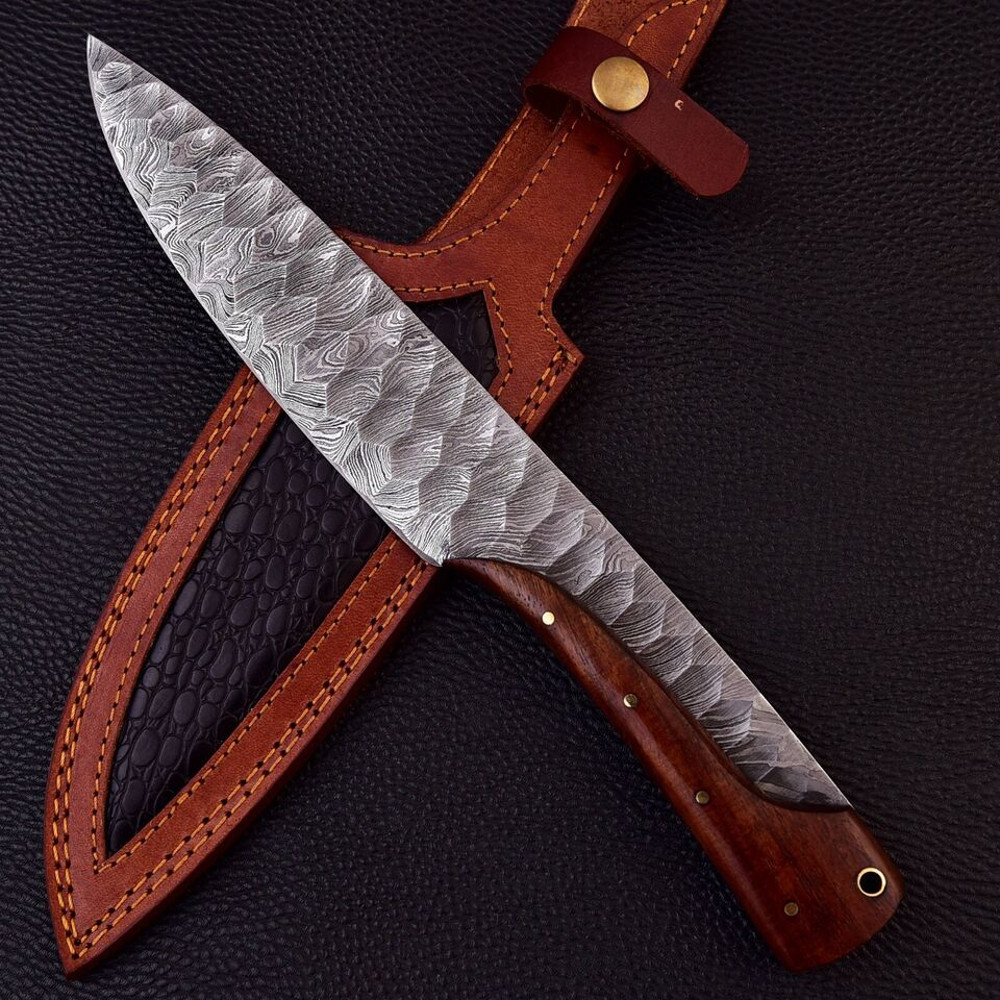 Handmade Damascus Steel Twisted Pattern Hammer Textured Hunting Knife