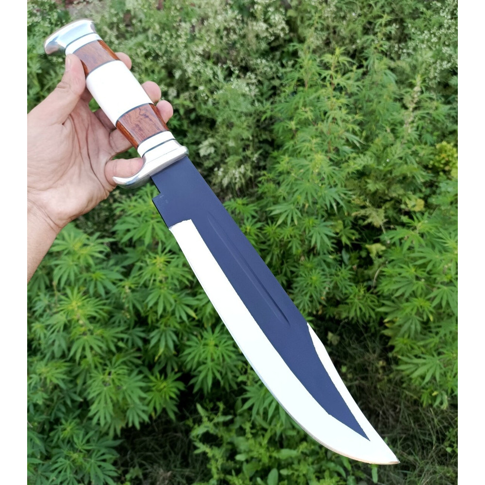 Handcrafted J2 steel Hunting Knife near me