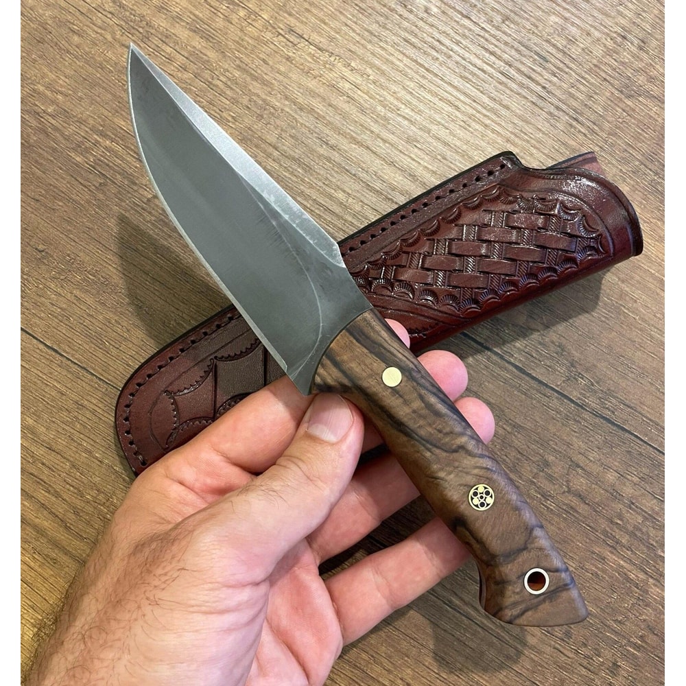 Handmade 80CrV2 Steel Hunting Knife Walnut Wood Bushcraft Camping Blade 9