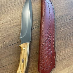 heavy duty camping hunting knife with silverberry wood grip & leather sheath