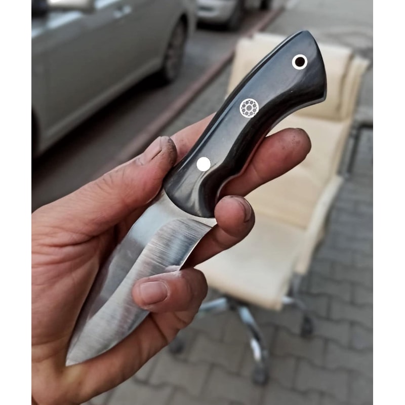 Full Tang Hunting Knife With Black Compact Grip Leather Sheath 8