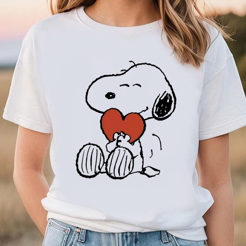 Snoopy Hugs Heart Snoopy Classic T-Shirts .jpg
