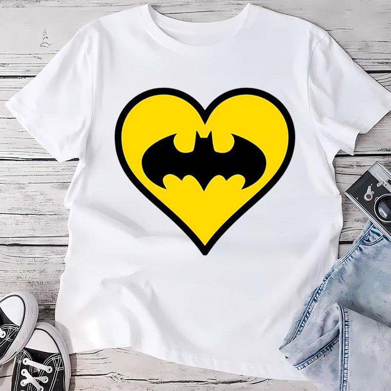 Valentine's Day Batman Heart Logo T-Shirt .jpg