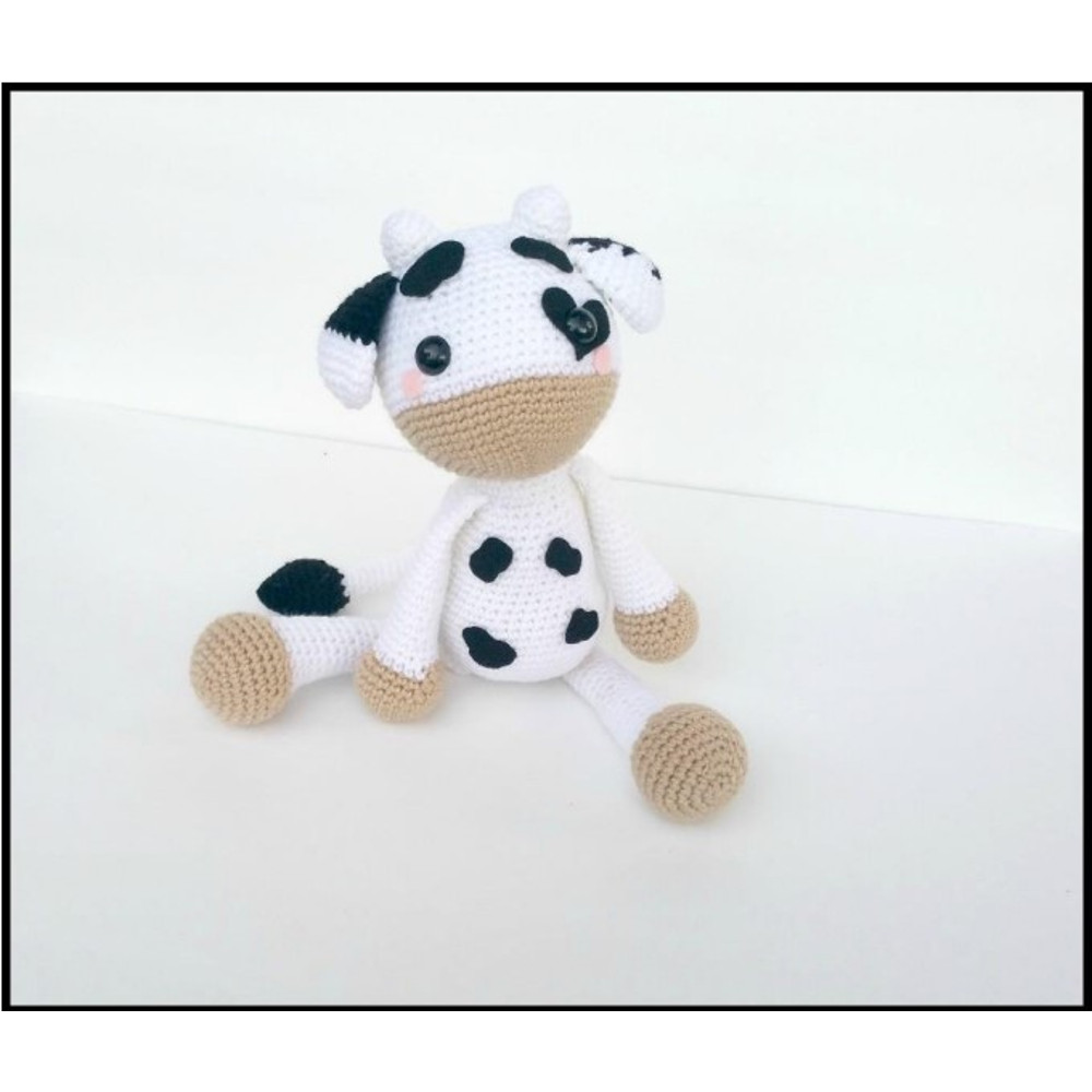 Mabel the cow crochet.jpg