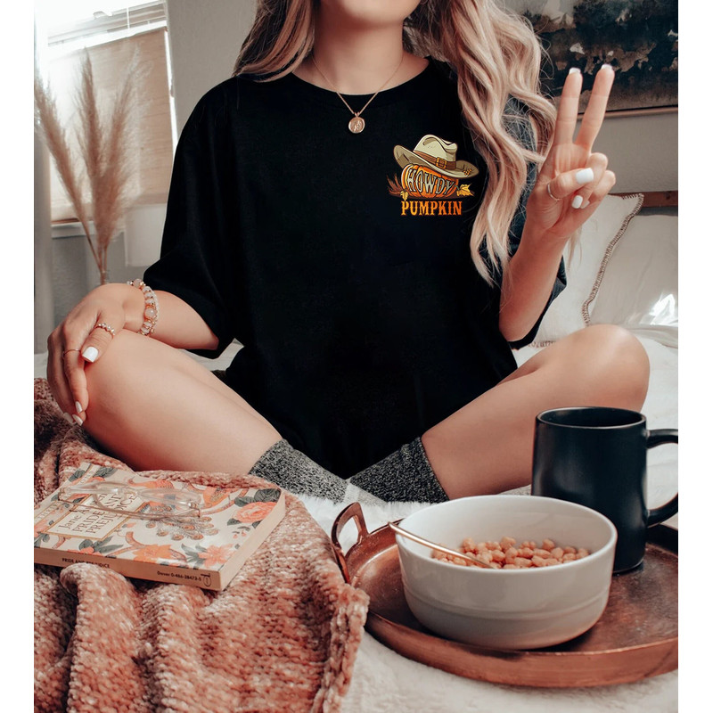 Howdy Pumpkin Western Halloween T-shirt, Cute Women's Western Halloween T-shirt, Retro Halloween Shirt, Country Cowgirl Halloween Sweatshirt.jpg