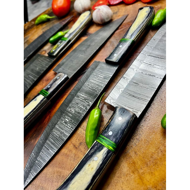 Custom Handmade 5PCS Damascus Steel Kitchen Chef Knives Set Full Tang Pakka Wood Handle With Leathe 2