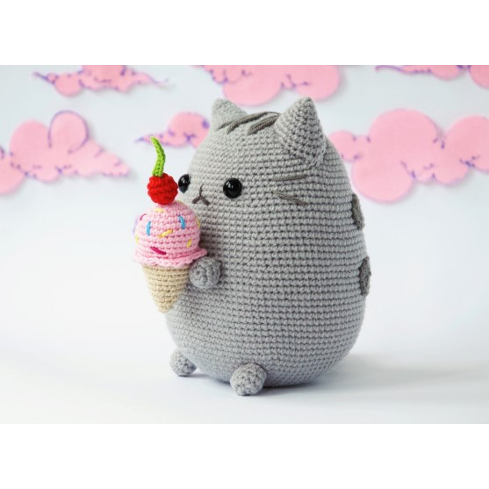 Pusheen with Ice Cream.jpg