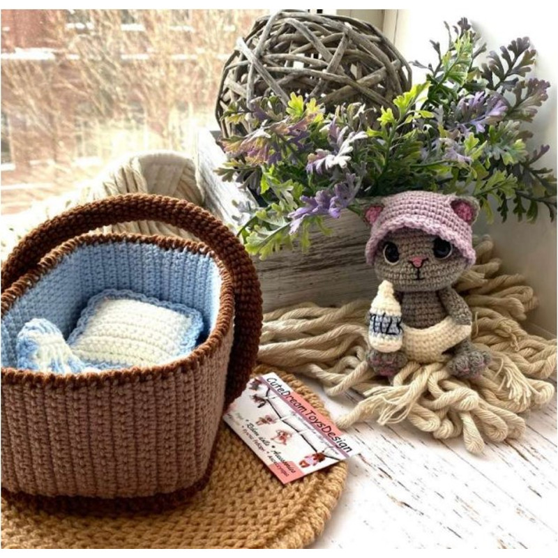 Baby cat in basket, Amigurumi PDF Pattern toys patterns.jpg
