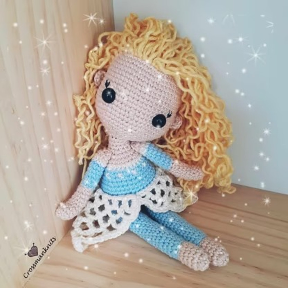 Elsa Doll Amigurumi.jpg