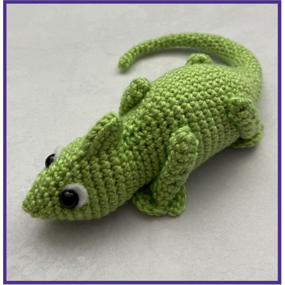 Clyde the Chameleon Amigurumi.jpg