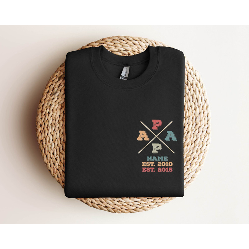 Personalized Name Papa Shirt, Papa Est 2024 Tshirt, Pregnancy Announcement for Papa, PAPA Gift for Father's Day Shirt,New PAPA Gift.jpg