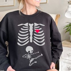 pregnant belly skeleton tshirt, skeleton halloween maternity sweatshirt, pregnant women costume, halloween unique tee fo