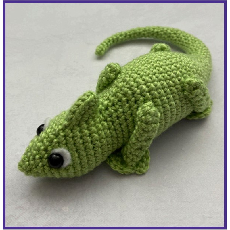 Clyde the Chameleon Amigurumi.jpg