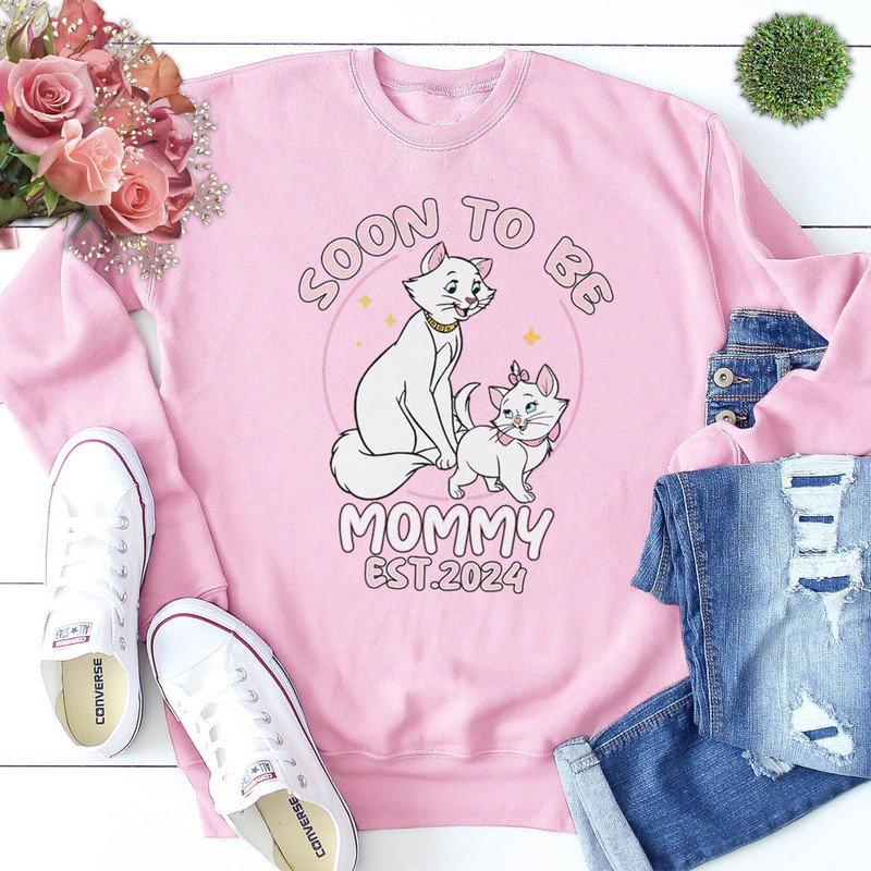 Soon To Be Mommy Est 2024 Shirt, Cute Cat Mom T-Shirt, Mom To Be Sweat.jpg