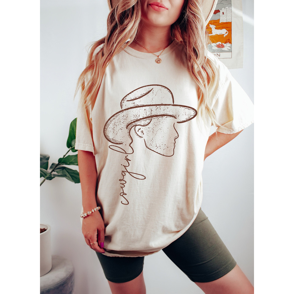 Cowgirl Hat Minimalist Oversized TShirt, Cowgirl Bachelorette Shirts, Comfort Colors Tshirt.jpg