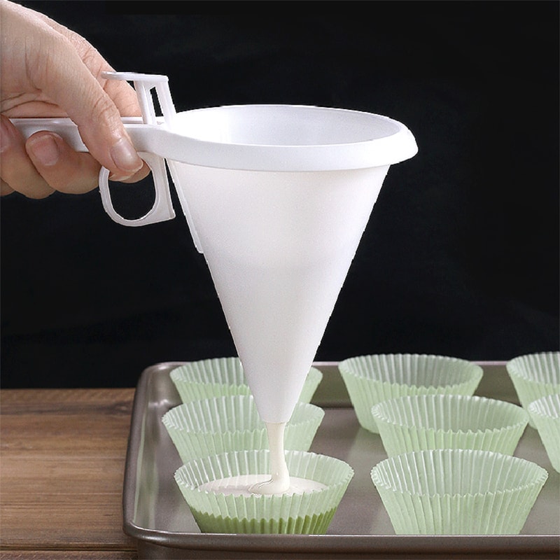 Adjustable Hand-held Baking Funnel - Liquid Dispenser for Cakes, Cupcakes & More