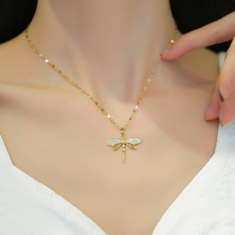 Personalized Dragonfly Pendant Necklace for Women – Elegant Alloy Collarbone Chain Gift Jewelry