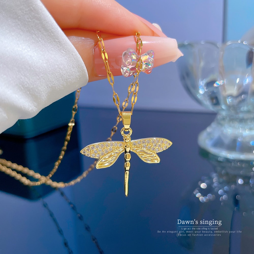 Personalized Dragonfly Pendant Necklace for Women – Elegant Alloy Collarbone Chain Gift Jewelry