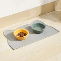 waterproof & non-slip pet placemats for dogs and cats - easy to clean, prevents food and water spills