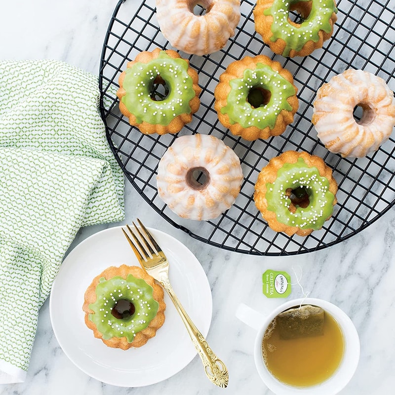 Set of Food-Grade Silicone Muffin Cups – Multicolor Round Baking Molds, Non-Stick for Perfect Cupcakes