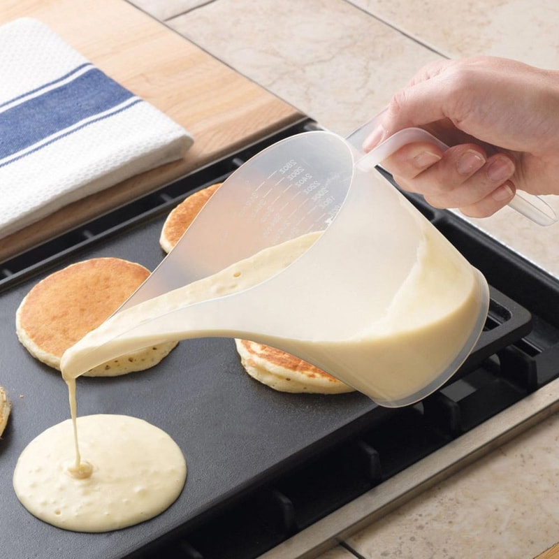 Graduated Plastic Measuring Jug For Kitchen Bakery Liquid Measure Cup With Tip Mouth 0