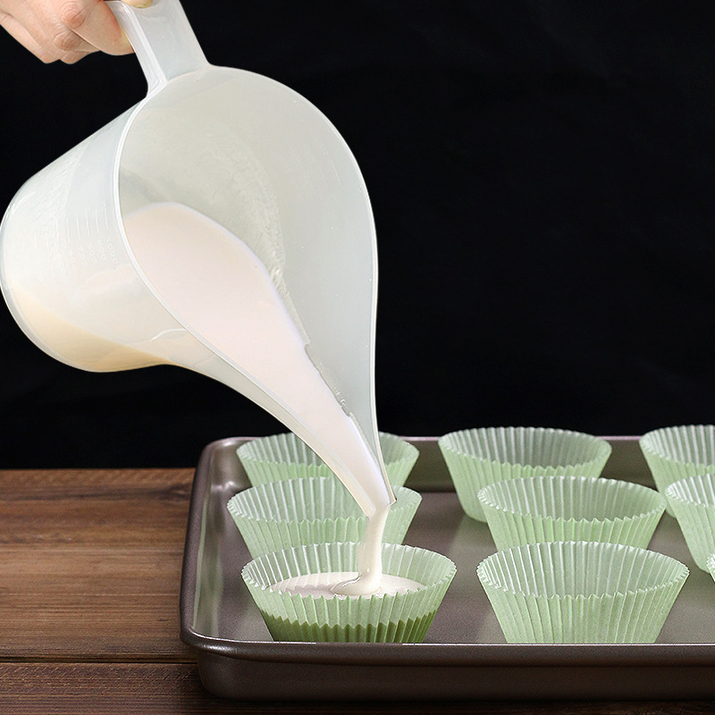 Graduated Plastic Measuring Jug For Kitchen Bakery Liquid Measure Cup With Tip Mouth 3