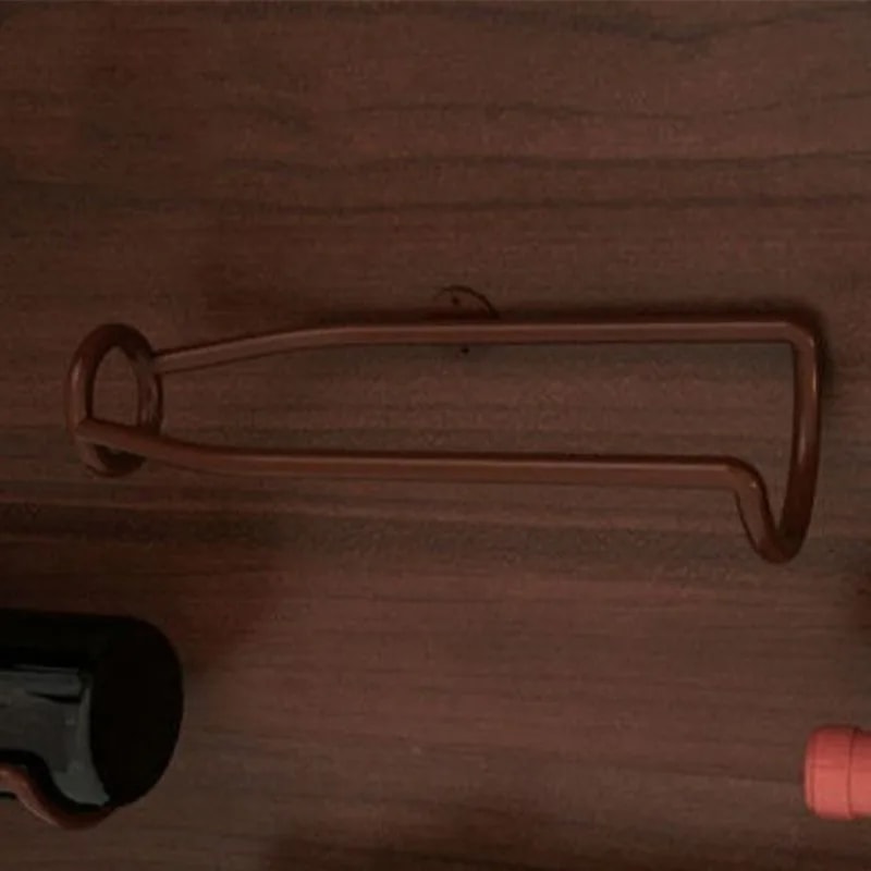 Creative European Style Wall Mounted Red Wine Rack Sleek Acrylic Wine Display With Unique Frame De 5