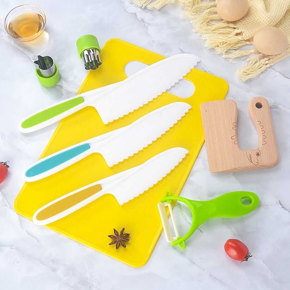 Plastic Knife Set for Kids - Safe Fruit & Vegetable Cutting Toy Knife Set