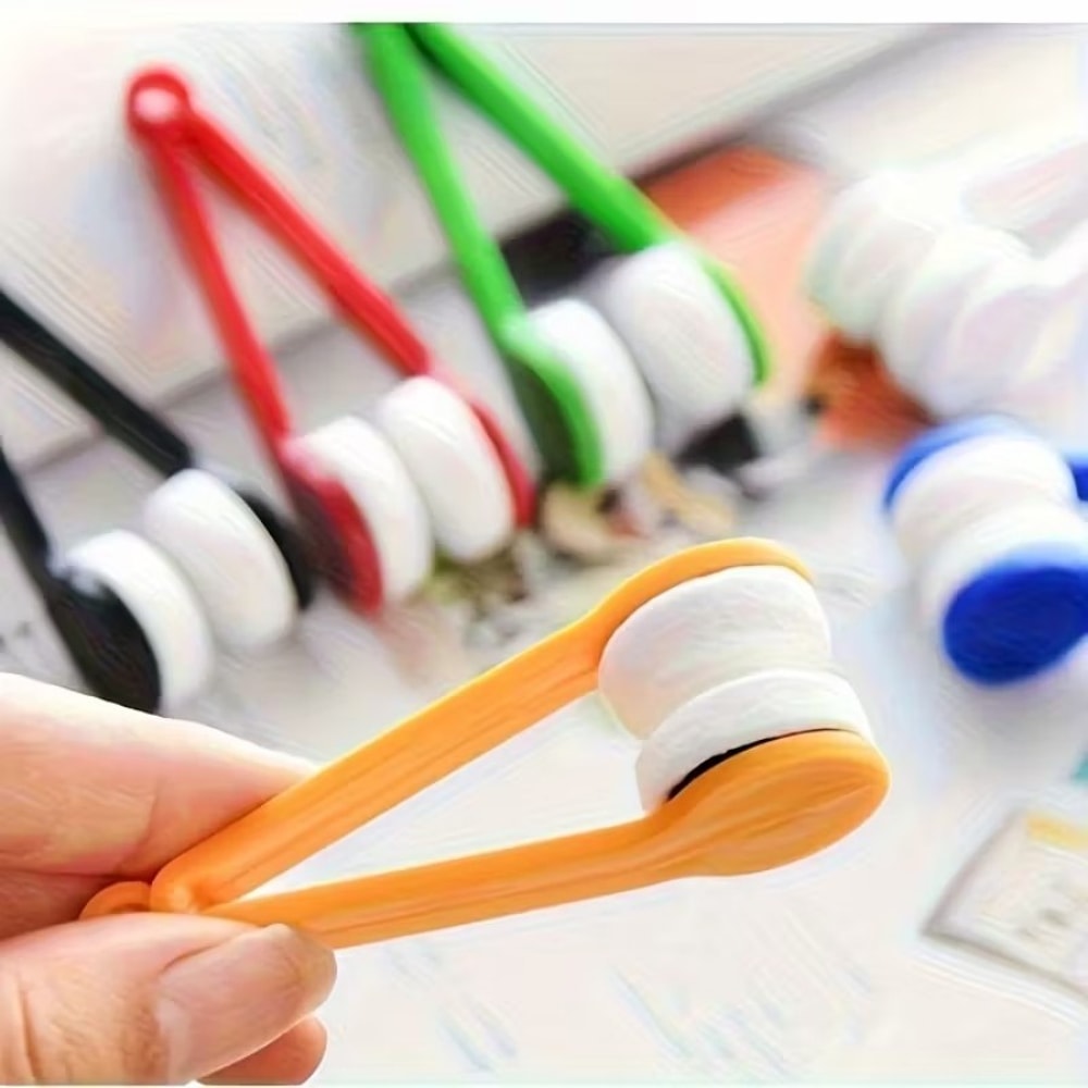 Portable Eyeglass Cleaning Brush with Microfiber Bristles Compact Dust Remover for Glasses & Sunglasses