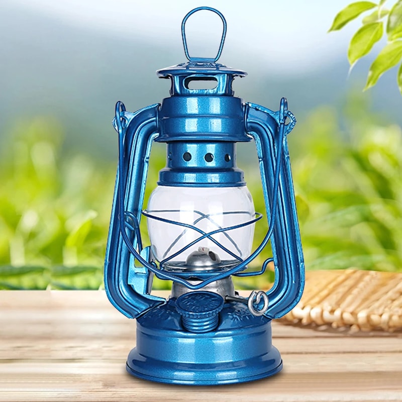 Vintage Kerosene Lantern Retro Metal Camping Oil Lantern For Outdoor Decor Emergency Lighting 2