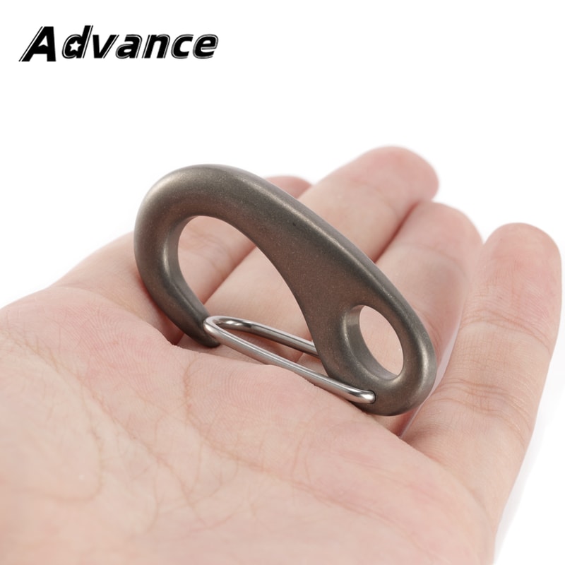 Titanium Alloy EDC Keychain Outdoor Carabiner Clip Durable Titanium keychain for Camping & Everyday Carry