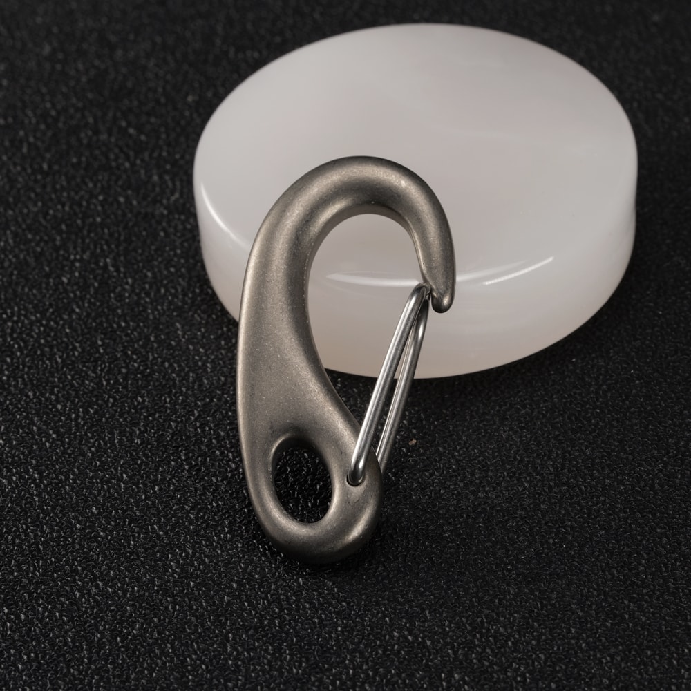 Titanium Alloy EDC Keychain Outdoor Carabiner Clip Durable Titanium keychain for Camping & Everyday Carry