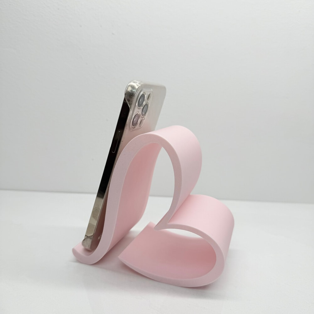 Heart Phone Stand Cute Desk Holder for Phones Tablets Romantic Gift Decor