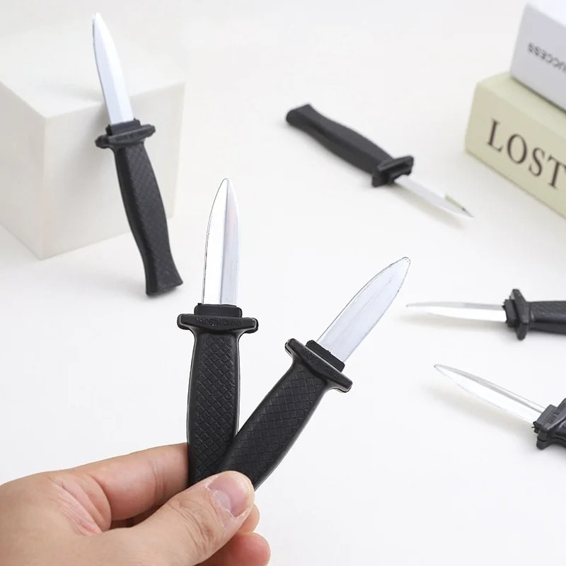 Realistic Retractable Fake Knife Trick Toy Scary Halloween Prank Prop