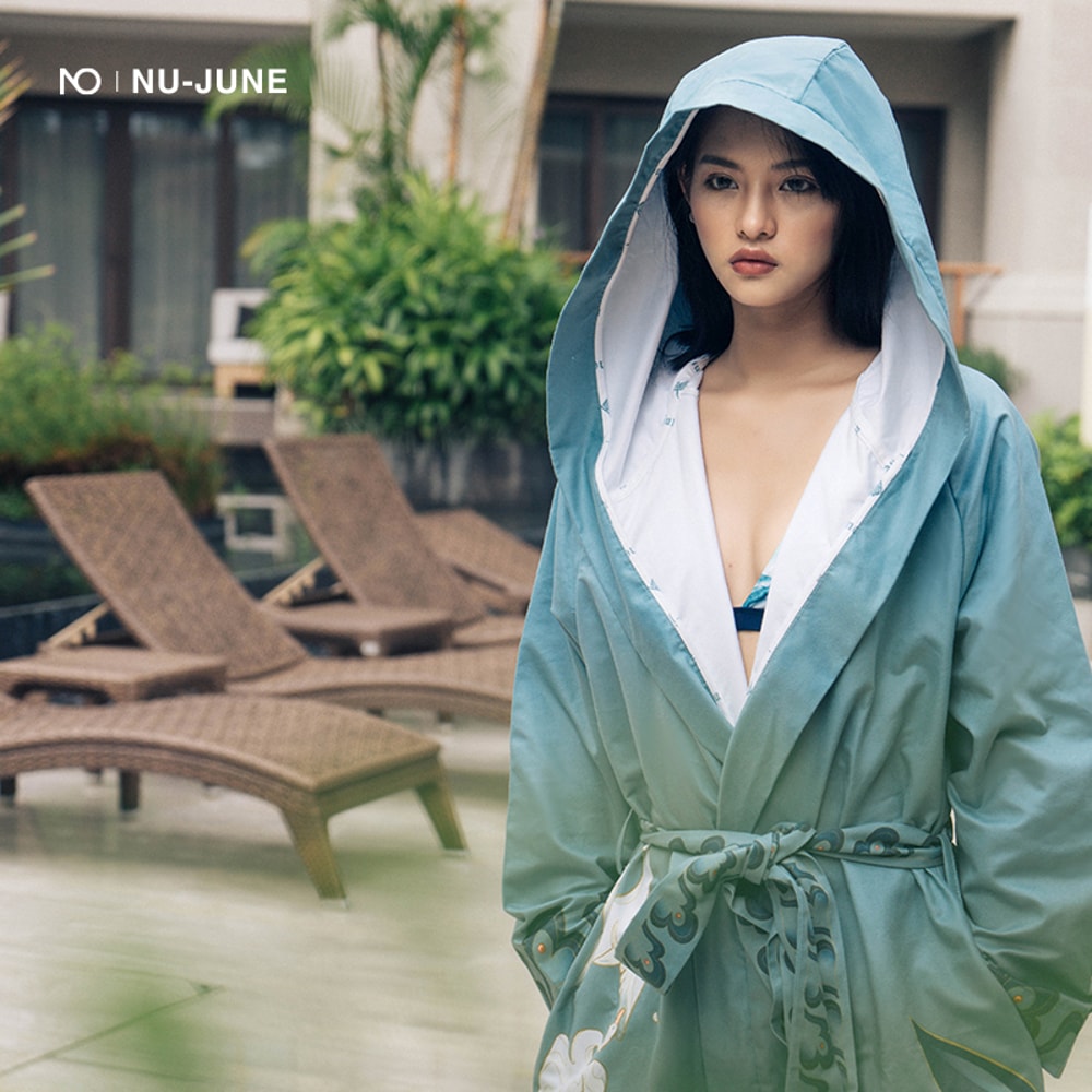 Ultra Absorbent Hooded Beach Towel Poncho Quick Dry Microfiber Swim Changing Robe