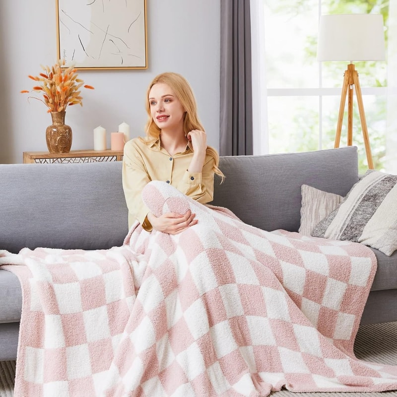Pink Checkered Throw Blanket Soft Cozy Lightweight Couch Blanket for Bed Travel