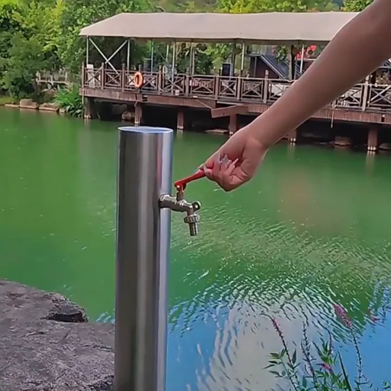 Lockable Outdoor Faucet Garden Bibcock Valve for Secure Water Tank Connector and Irrigation Use