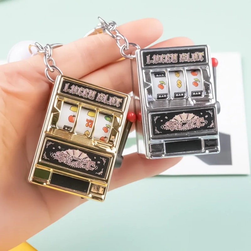 Lucky Spin Slot Machine Keychain Mini Jackpot Fruit Machine Key Ring for Cars & Gifts