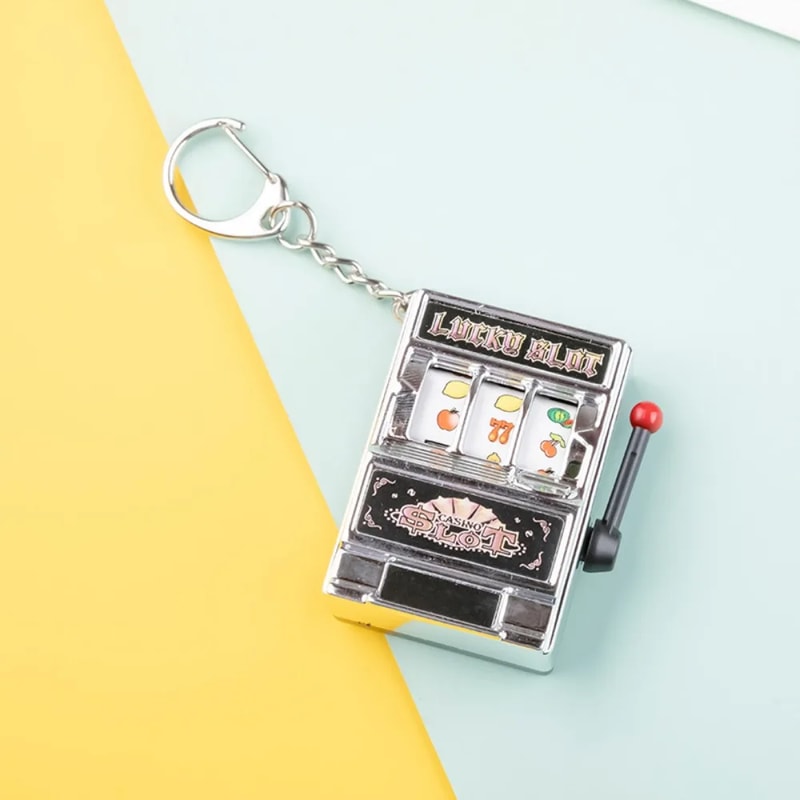 Lucky Spin Slot Machine Keychain Mini Jackpot Fruit Machine Key Ring for Cars & Gifts