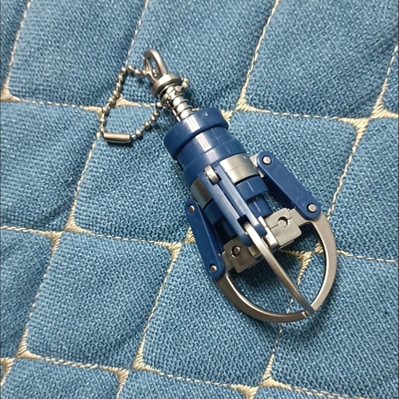 Mini Arcade Claw Machine Keychain Toy for Bags, Backpacks & Stress Relief Fun