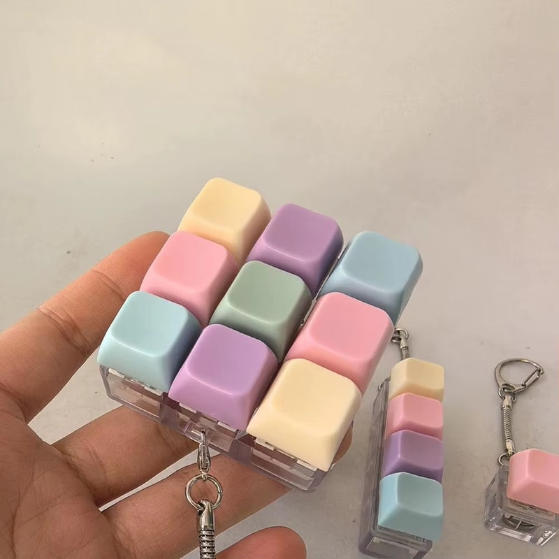 Mini Stress Relief Toy Keyboard Clicker Keychain For Focus Fidgeting Desk Relaxation 0