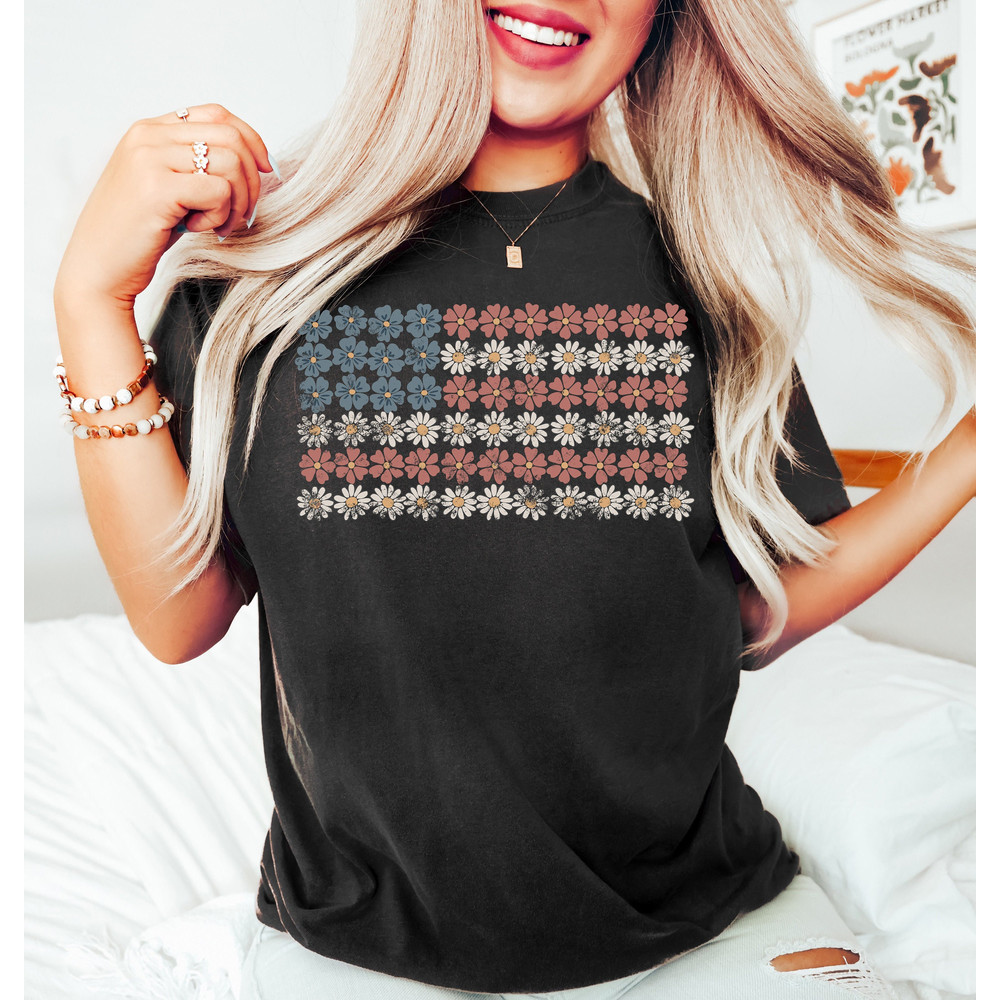 Retro American Flag Shirt, 4th of July Shirts, Womens Fourth of July Shirt, USA Graphic Tee, Patriotic Shirt, Independence Day Gift, USA Tee.jpg