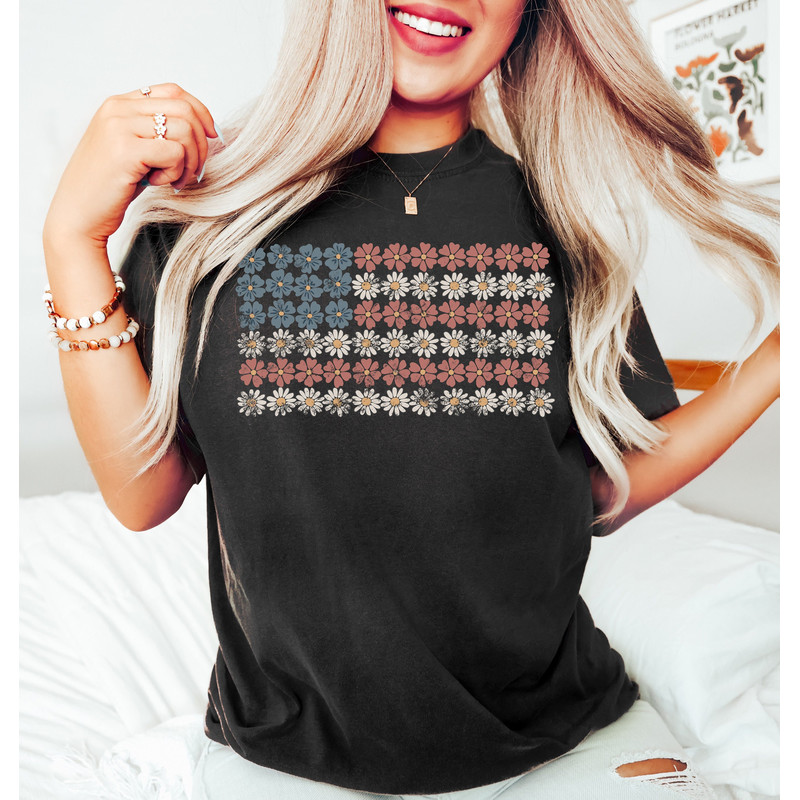 Retro American Flag Shirt, 4th of July Shirts, Womens Fourth of July Shirt, USA Graphic Tee, Patriotic Shirt, Independence Day Gift, USA Tee.jpg